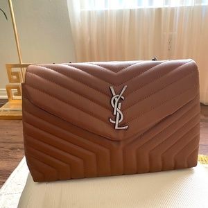 Medium brown shoulder bag